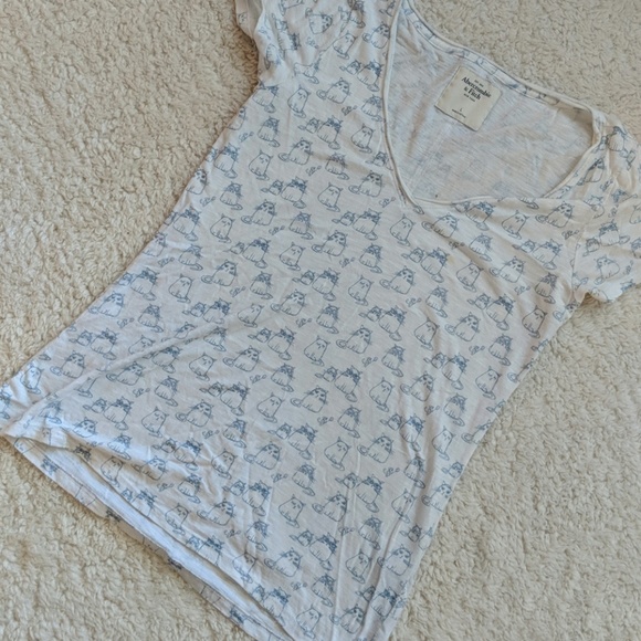 Abercrombie & Fitch Tops - Abercrombie & Fitch cat tee